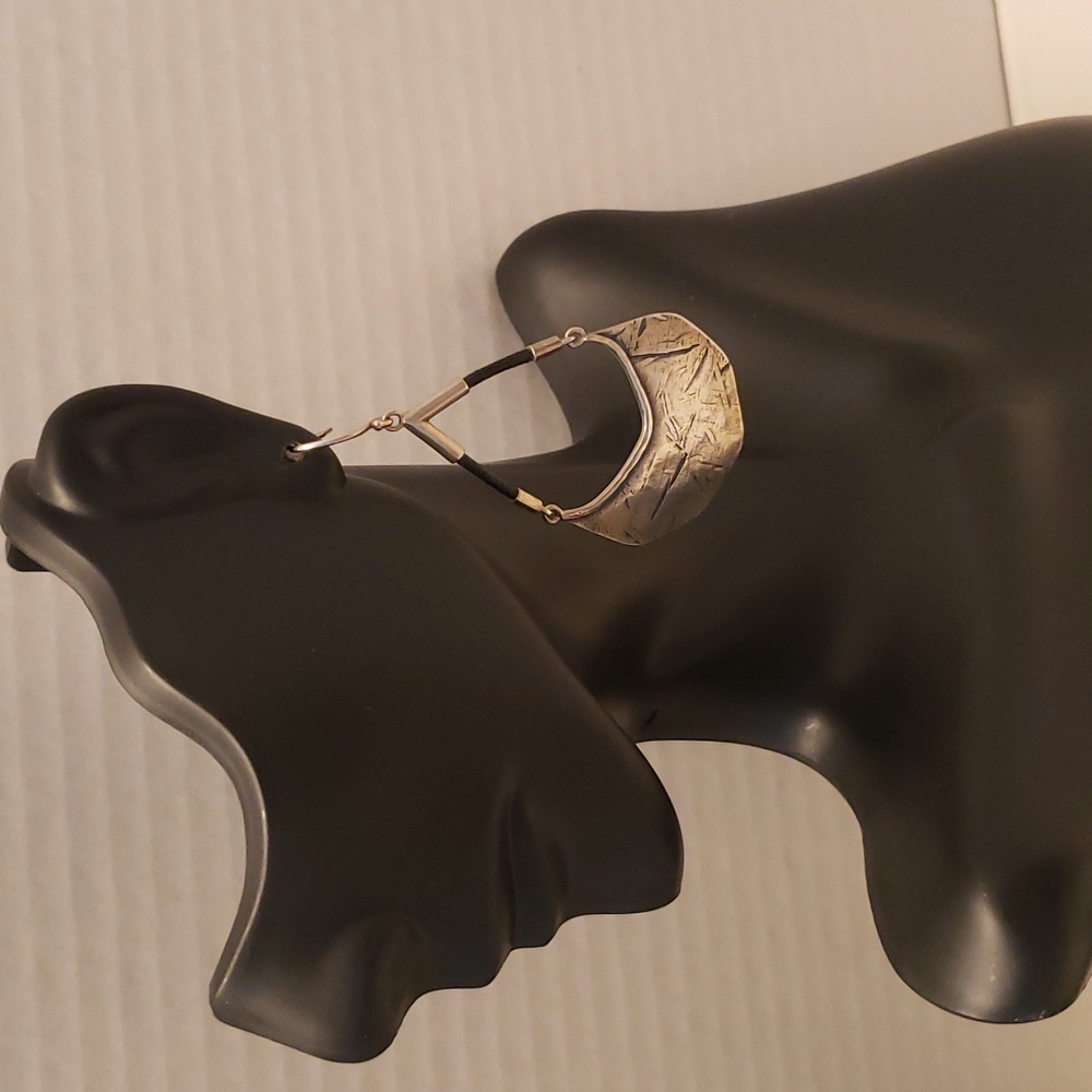 Silpada Badge of Beauty Earrings